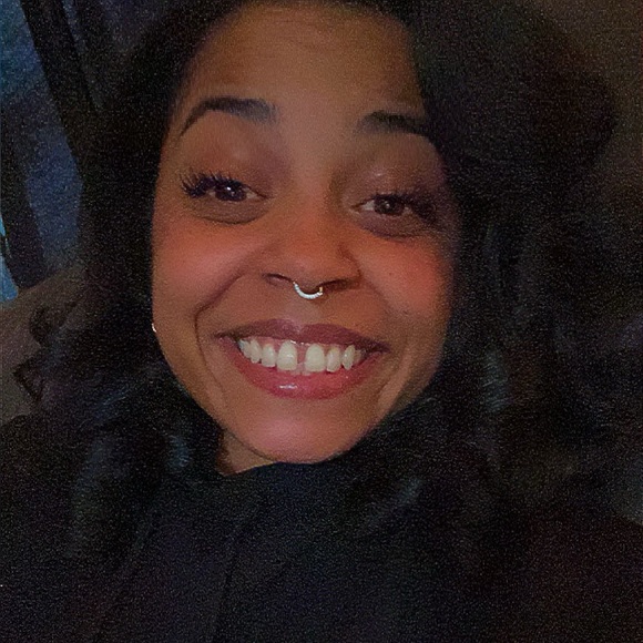 Meet your Posher, Briana - Picture 2 of 2